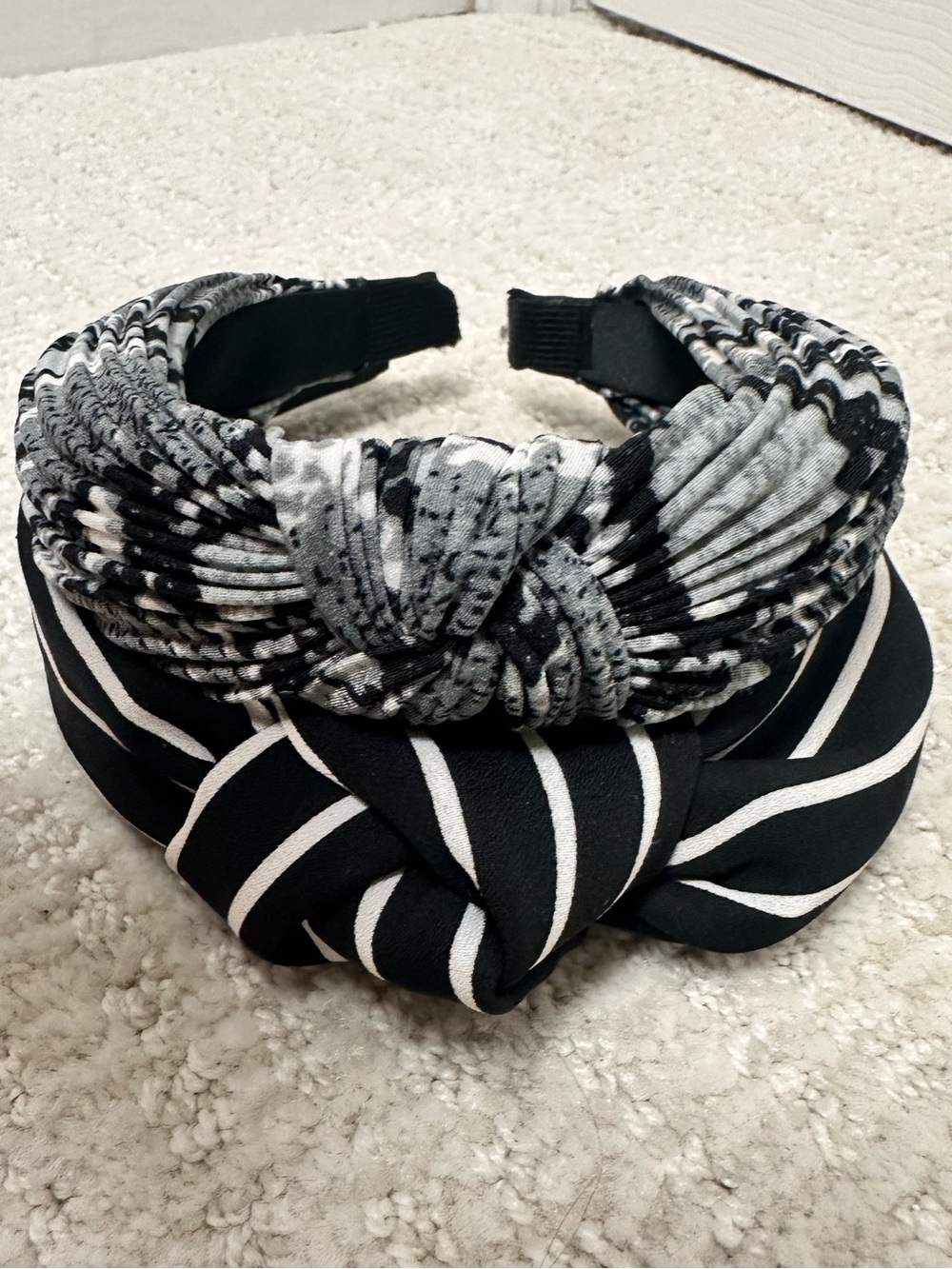 Set of 2 Knotted Headbands Black White Striped & Gray Printed Pleated